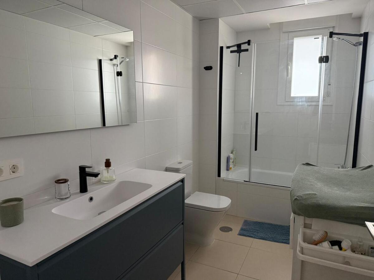 Apartment Spacious And Bright Only In August - Espacioso Y Luminoso Disponible Solo En Agosto