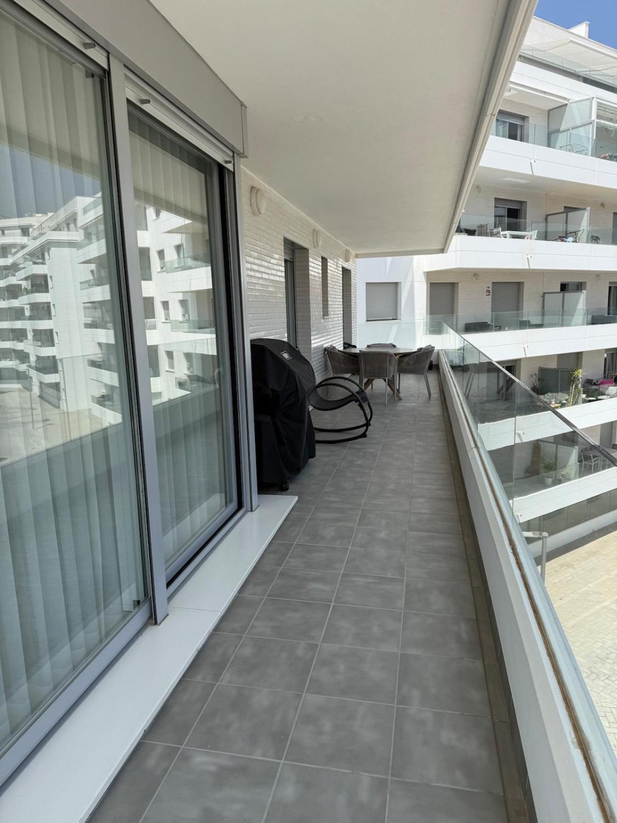 Spacious And Bright Only In August - Espacioso Y Luminoso Disponible Solo En Agosto Apartment *