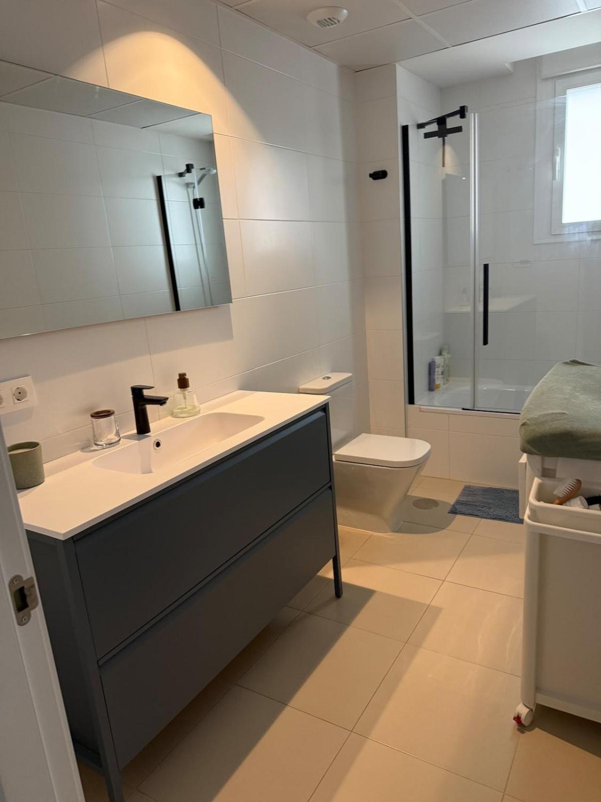 Apartment Spacious And Bright Only In August - Espacioso Y Luminoso Disponible Solo En Agosto