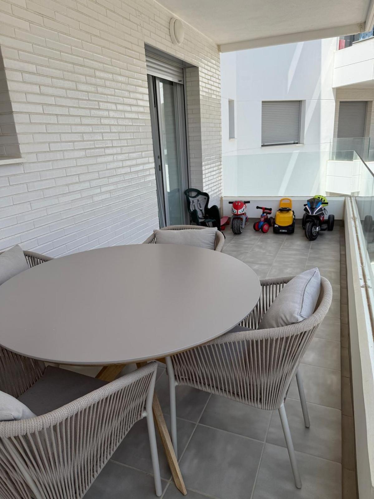 Spacious And Bright Only In August - Espacioso Y Luminoso Disponible Solo En Agosto Apartment *
