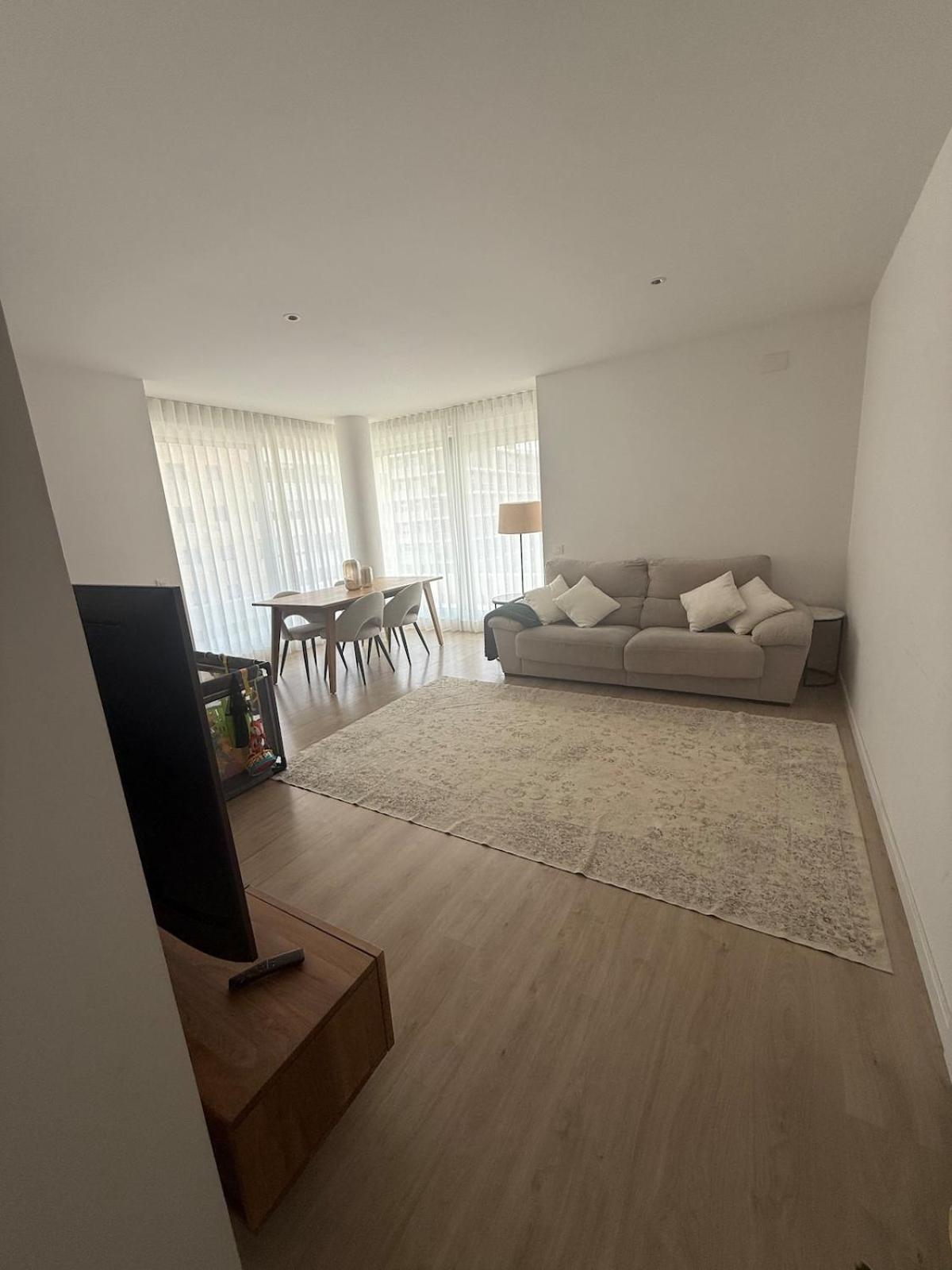 Apartment Spacious And Bright Only In August - Espacioso Y Luminoso Disponible Solo En Agosto *